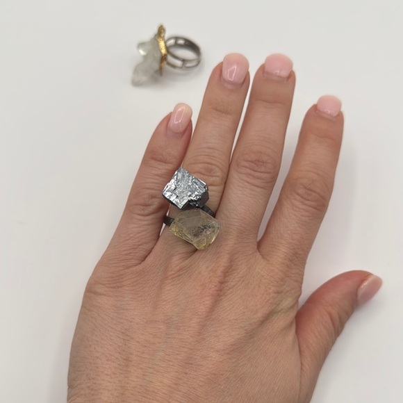 Elegant Raw Stone Rings - Picture 4 of 6